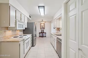 10507 W Kingswood Cir, Sun City, AZ 85351 - Photo 16