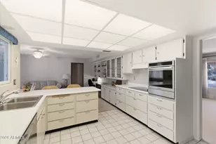 20002 N Palo Verde Dr, Sun City, AZ 85373 - Photo 12