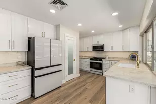 2901 E Las Rocas Dr, Phoenix, AZ 85028 - Photo 6