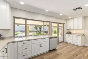 2901 E Las Rocas Dr, Phoenix, AZ 85028 - Photo 10