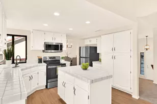 1843 E Sheena Dr, Phoenix, AZ 85022 - Photo 16