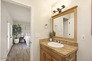 5302 N 81st Pl, Scottsdale, AZ 85250 - Photo 12