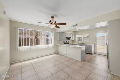 8626 W Lawrence Lane, Peoria, AZ 85345 - Photo 12