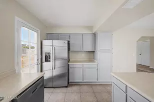 8626 W Lawrence Ln, Peoria, AZ 85345 - Photo 16