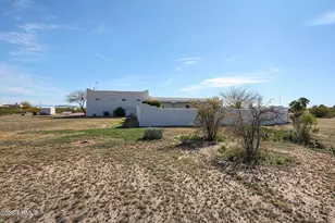 51340 W Iver Rd, Aguila, AZ 85320 - Photo 6