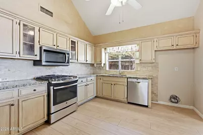 321 E Mitchell Drive, Phoenix, AZ 85012 - Photo 12