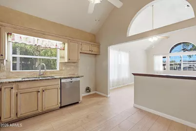 321 E Mitchell Drive, Phoenix, AZ 85012 - Photo 14