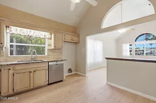 321 E Mitchell Dr, Phoenix, AZ 85012 - Photo 14