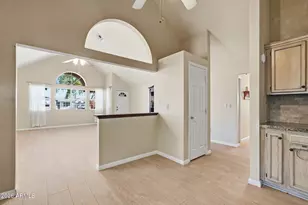 321 E Mitchell Dr, Phoenix, AZ 85012 - Photo 8