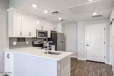 475 N 9th Street #204, Phoenix, AZ 85006 - Photo 1