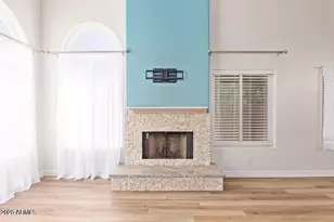 1527 E Beacon Dr, Gilbert, AZ 85234 - Photo 4