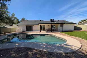 15227 N 23rd Ln, Phoenix, AZ 85023 - Photo 10