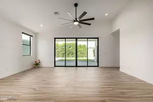 2418 E Amelia Ave, Phoenix, AZ 85016 - Photo 14