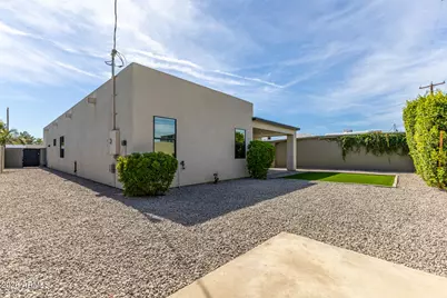 2418 E Amelia Avenue, Phoenix, AZ 85016 - Photo 32