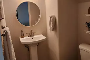 860 N McQueen Rd, Chandler, AZ 85225 - Photo 18