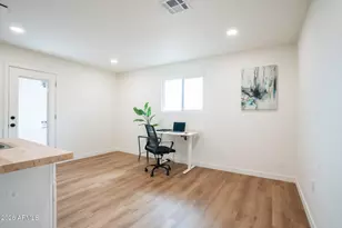 19617 N Willowcreek Cir, Sun City, AZ 85373 - Photo 16