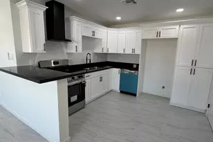 1629 W Taro Ln, Phoenix, AZ 85027 - Photo 4