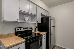 10815 W Northern Ave, Glendale, AZ 85307 - Photo 8