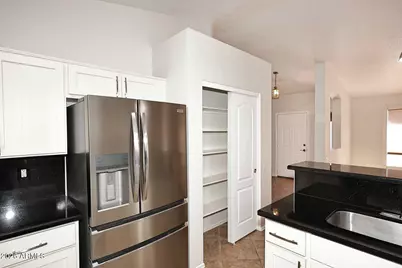 4719 E Amberwood Drive, Phoenix, AZ 85048 - Photo 6