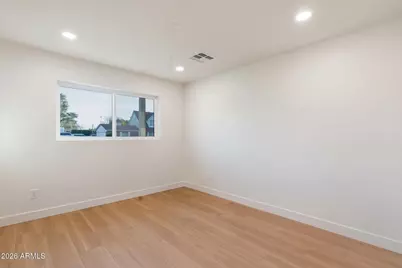 8520 E Highland Avenue, Scottsdale, AZ 85251 - Photo 24