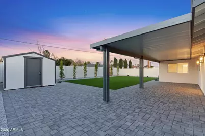 8520 E Highland Avenue, Scottsdale, AZ 85251 - Photo 30