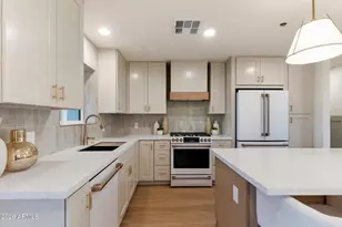 8520 E Highland Ave, Scottsdale, AZ 85251 - Photo 4