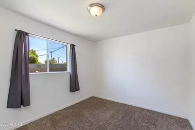 5657 N 39th Avenue, Phoenix, AZ 85019 - Photo 12