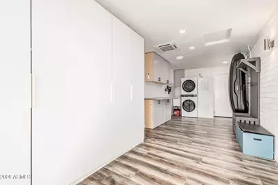 933 E 9th Drive, Mesa, AZ 85204 - Photo 10