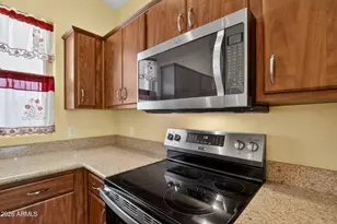 10416 W Runion Dr, Peoria, AZ 85382 - Photo 6