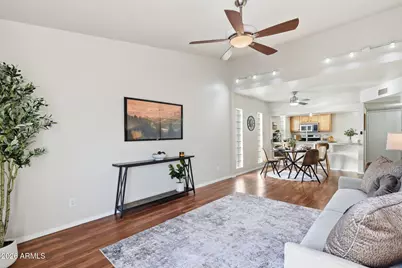 3039 N 38th Street #1, Phoenix, AZ 85018 - Photo 12