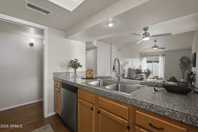 3039 N 38th Street #1, Phoenix, AZ 85018 - Photo 8