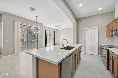 42424 N Gavilan Peak Parkway #7206, Anthem, AZ 85086 - Photo 2