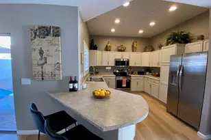 7978 W Beck Ln, Peoria, AZ 85382 - Photo 2