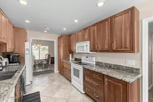 10018 W Oak Ridge Dr, Sun City, AZ 85351 - Photo 8