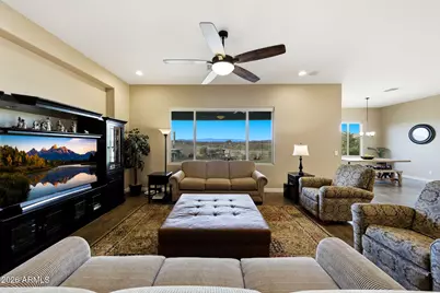 10016 W White Feather Lane, Peoria, AZ 85383 - Photo 16