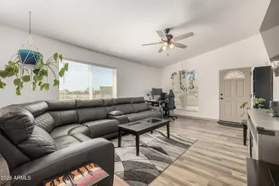 13191 N Breeze Way, Maricopa, AZ 85139 - Photo 4