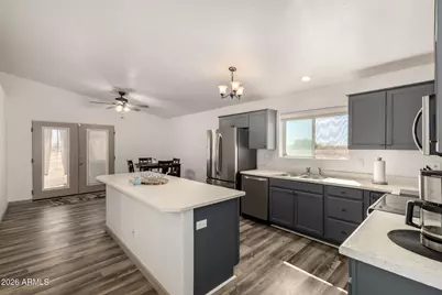 13191 N Breeze Way, Maricopa, AZ 85139 - Photo 10