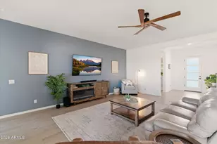 29055 N 136th Ln, Peoria, AZ 85383 - Photo 10