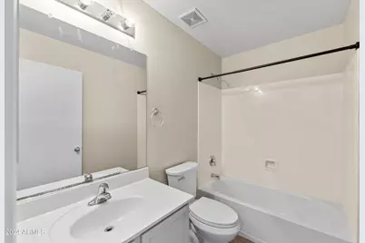 11817 W Mauna Loa Lane, El Mirage, AZ 85335 - Photo 8