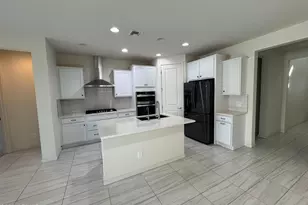 3540 E Tina Dr, Phoenix, AZ 85050 - Photo 4