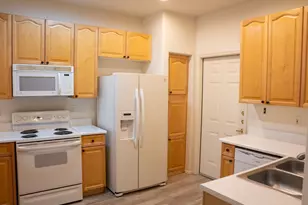 4200 N 82nd St, Scottsdale, AZ 85251 - Photo 8