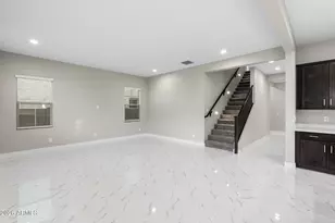 3511 E Crest Ln, Phoenix, AZ 85050 - Photo 10