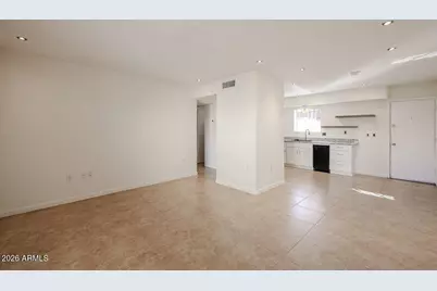 3326 W Tangerine Lane W, Phoenix, AZ 85051 - Photo 4