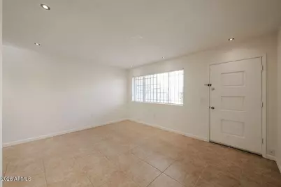 3326 W Tangerine Lane W, Phoenix, AZ 85051 - Photo 6