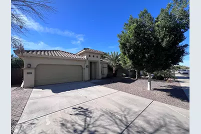 2747 E Canyon Creek Drive, Gilbert, AZ 85295 - Photo 2