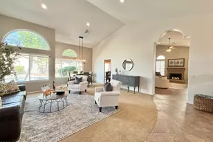 208 E South Fork Dr, Phoenix, AZ 85048 - Photo 4