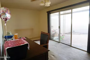 10034 W Hawthorn Dr, Sun City, AZ 85351 - Photo 12