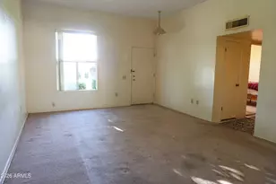 10034 W Hawthorn Dr, Sun City, AZ 85351 - Photo 4