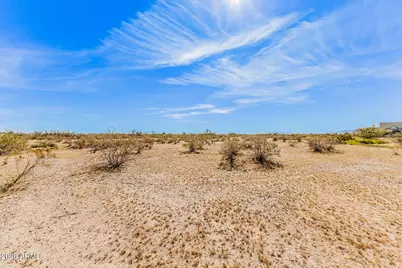 22102 W Quail Run Road, Wittmann, AZ 85361 - Photo 4