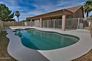 13253 W Paradise Ln, Surprise, AZ 85374 - Photo 6